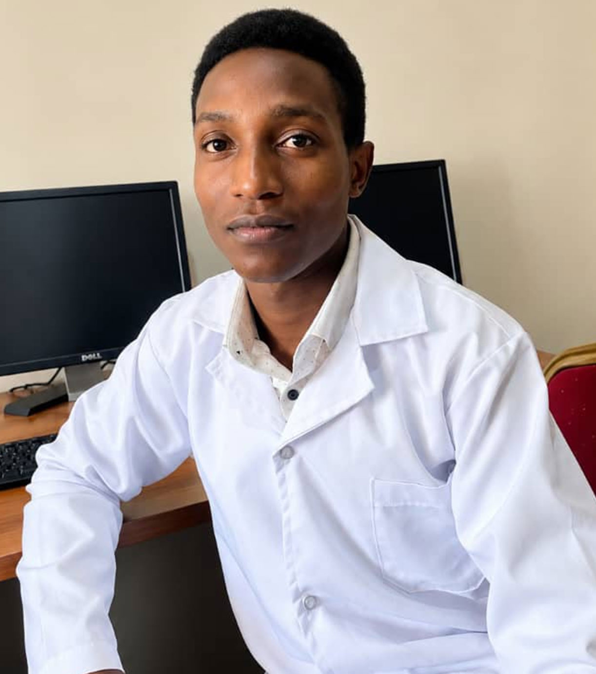 Dr Frank Munna